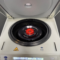 Eppendorf 5425R Refrigerated Centrifuge image 3